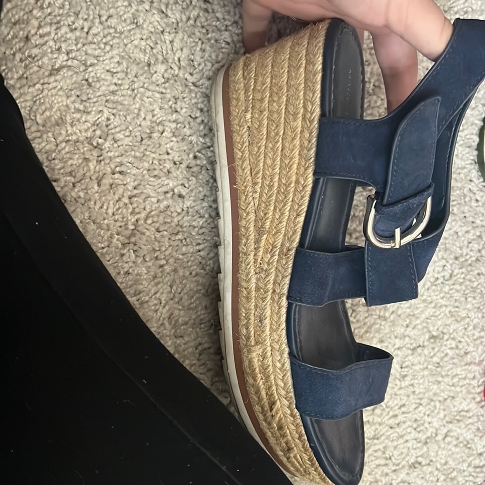 Blue wedges